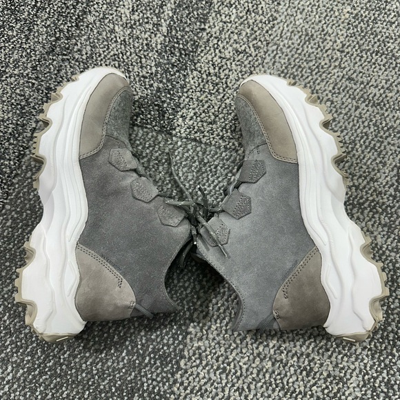 Sorel WOMEN'S KINETIC BREAKTHRU CARIBOU SNEAKER BOOT Size-8 1/2 
Style-NL4903052 - Picture 7 of 10